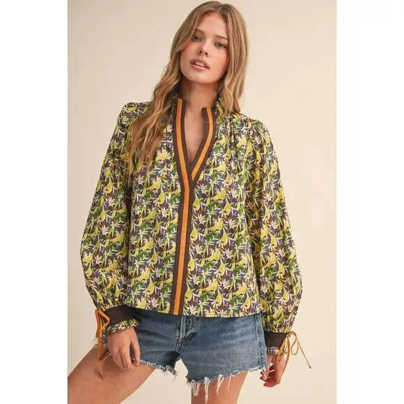 CONTRAST NECKLINE SMOCKED PUFF SLEEVE TOP - Picture 1 of 7